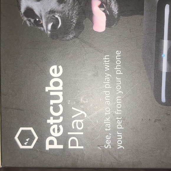 Petcube Play interactive wifi pet cam - Picture 2 of 5